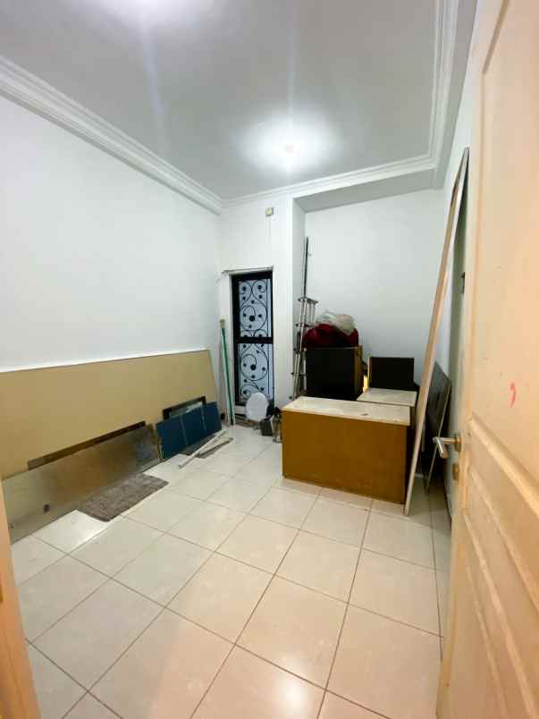 hot listing rumah secondary di bintaro sektor 9