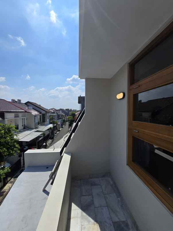 hunian dengan desain mewah di cipinang