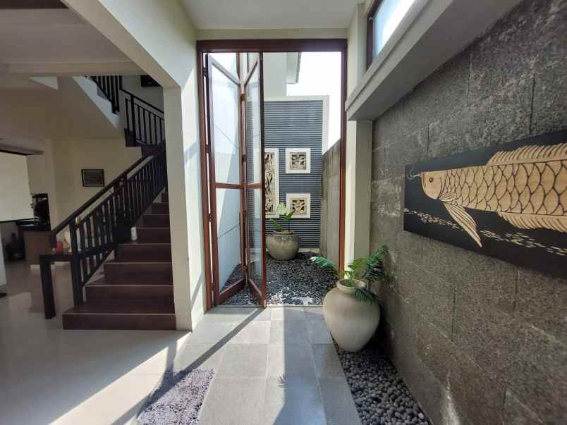 hunian elegan di jl paris desain modern