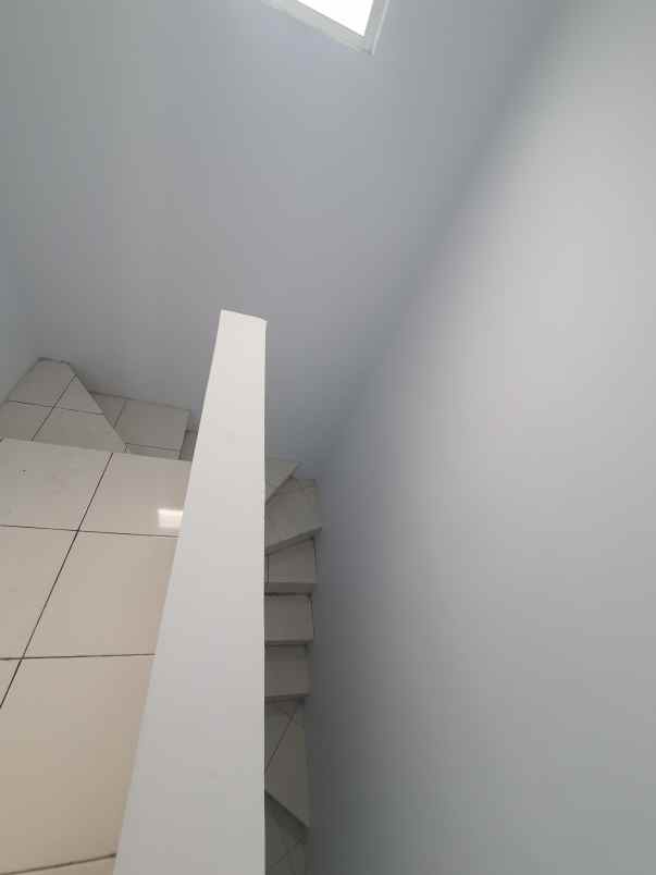 jarang ada rumah 2 lantai hadap timur talaga bestari