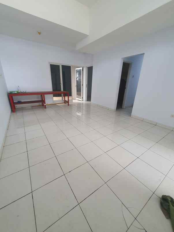 jarang ada rumah 2 lantai hadap timur talaga bestari