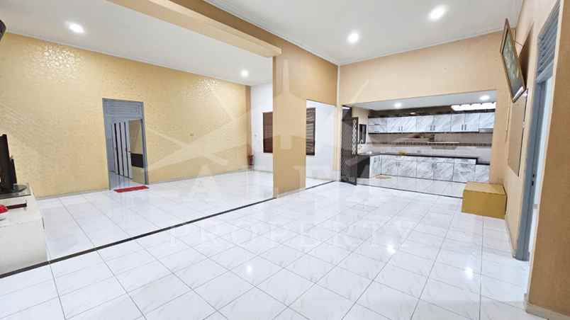 jarang ada rumah luas 2 unit gandeng kondisi siap huni