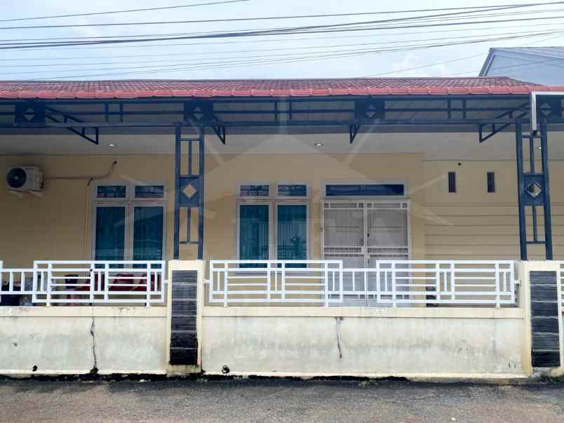 jarang ada rumah luas 2 unit gandeng kondisi siap huni