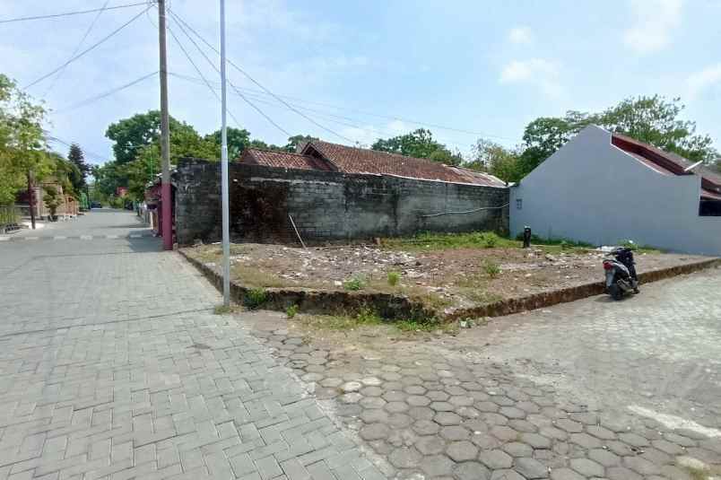 jl damai dekat ugm 170 m2 shm hook