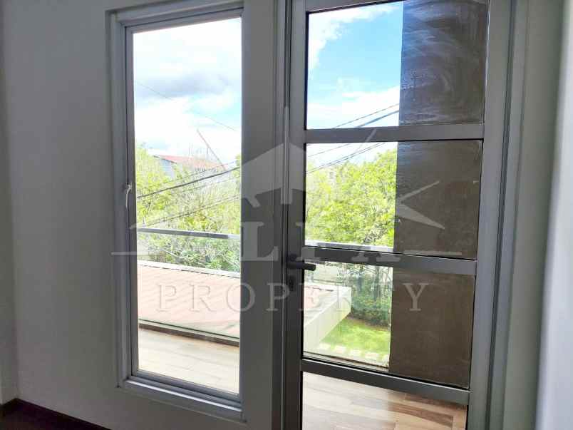 jual rumah baru semi furnish siap huni