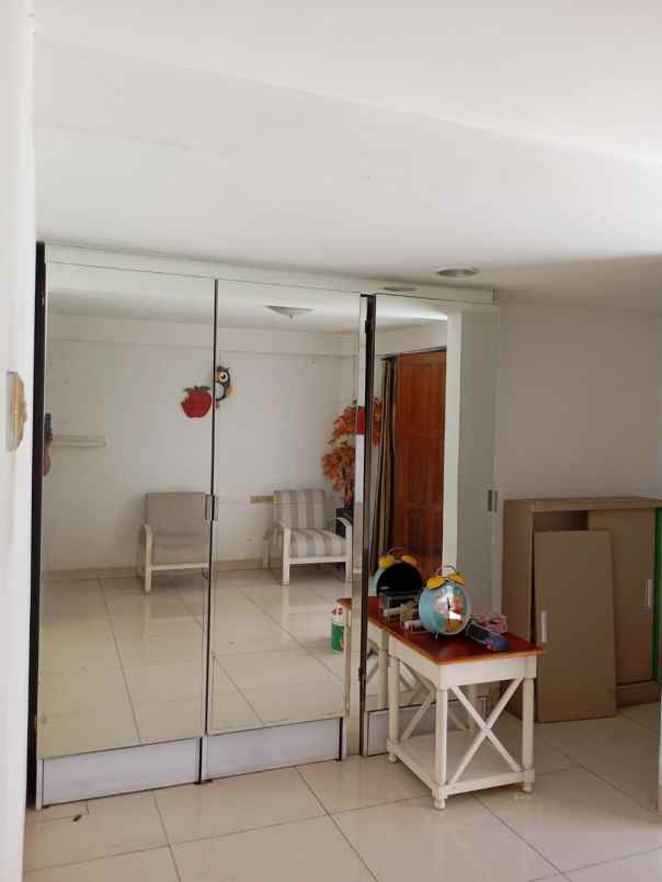 jual rumah furnished taman ratu indah jak bar