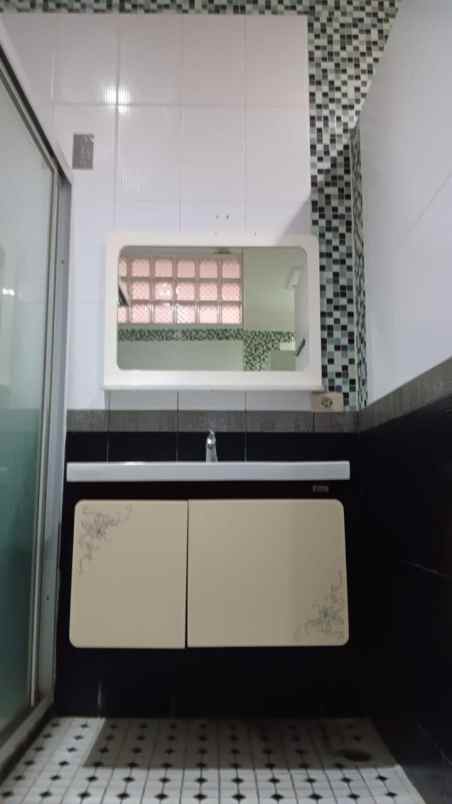 jual rumah furnished taman ratu indah jak bar