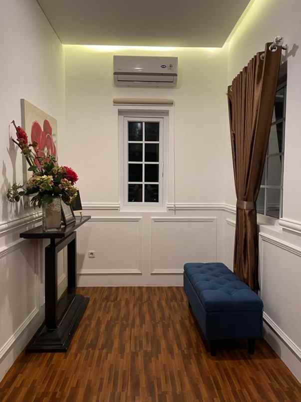 jual rumah hook kolam renang raffles hills cibubur