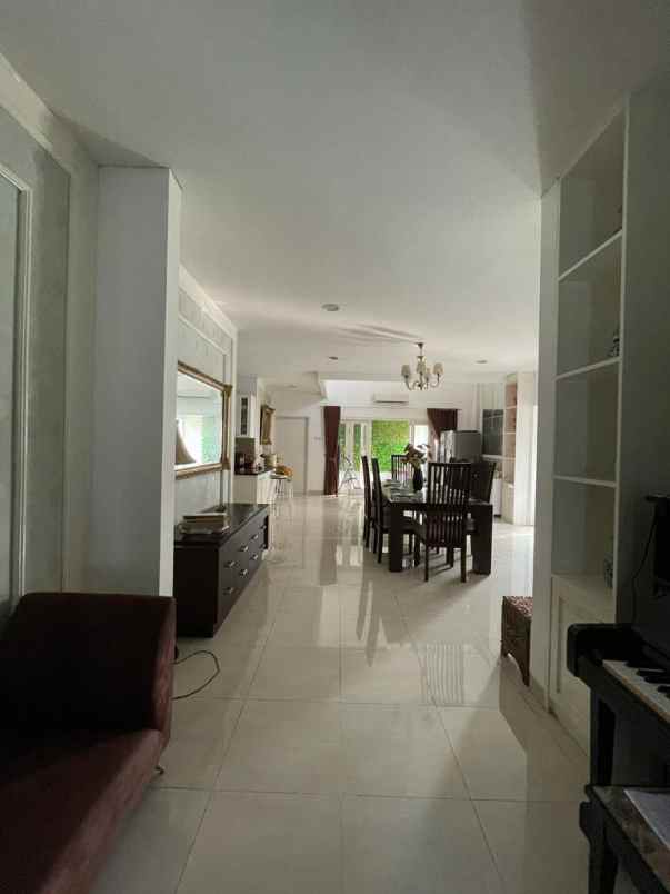 jual rumah hook kolam renang raffles hills cibubur