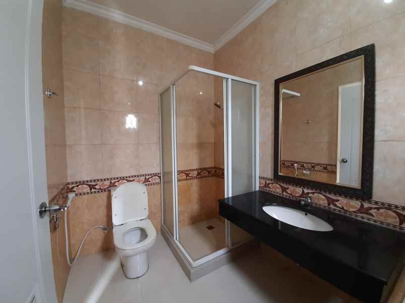 jual rumah siap huni raffles hills cibubur