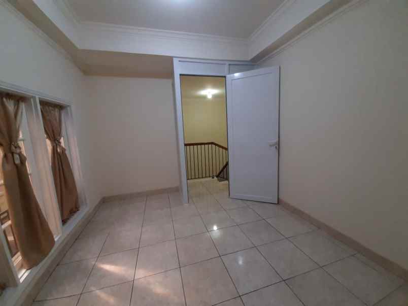jual rumah siap huni raffles hills cibubur