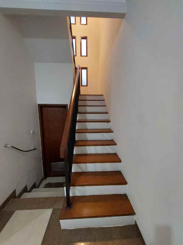 jual rumah siap huni semi furnish citra gran cibubur