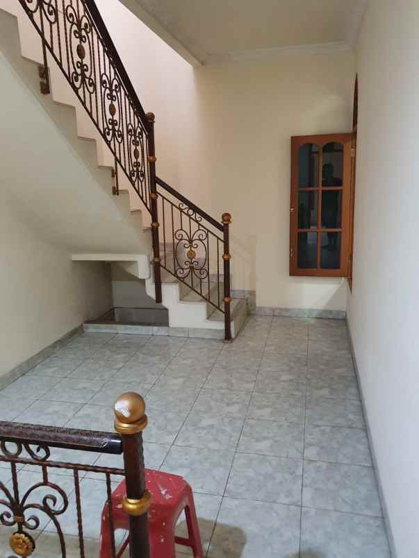 jual rumah taman palem lestari