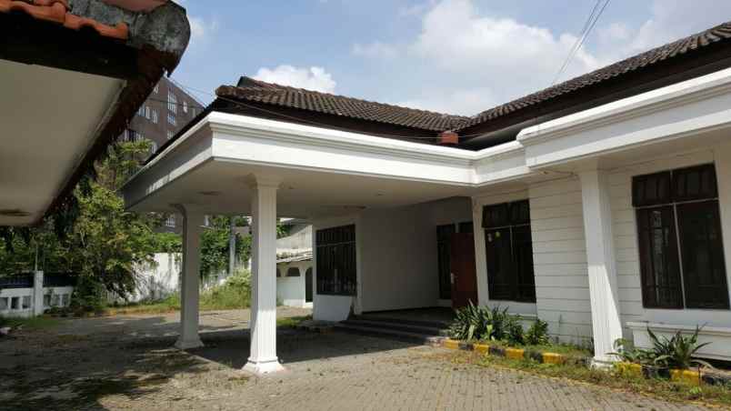 komersil area raya jemursari rumah 1 lantai min 3thn