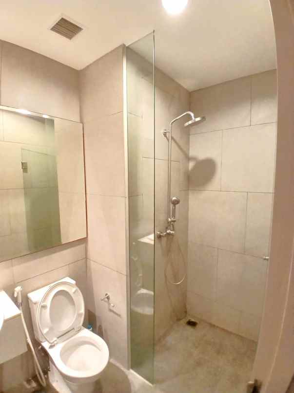 menara jakarta 2 br ff 3etwagdani glow0