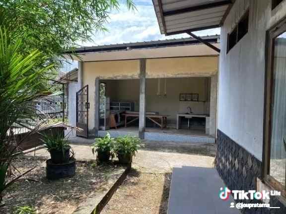 menjual rumah jalur utama akses