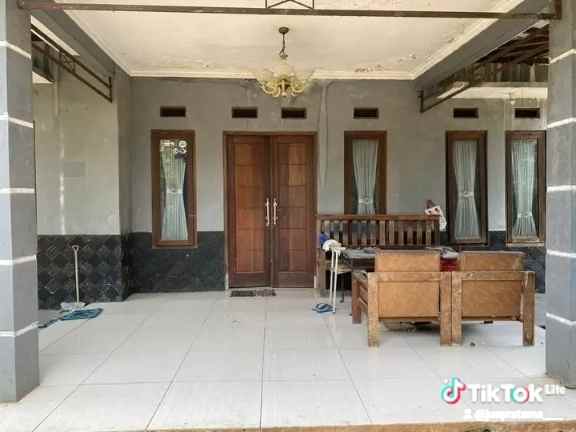 menjual rumah jalur utama akses