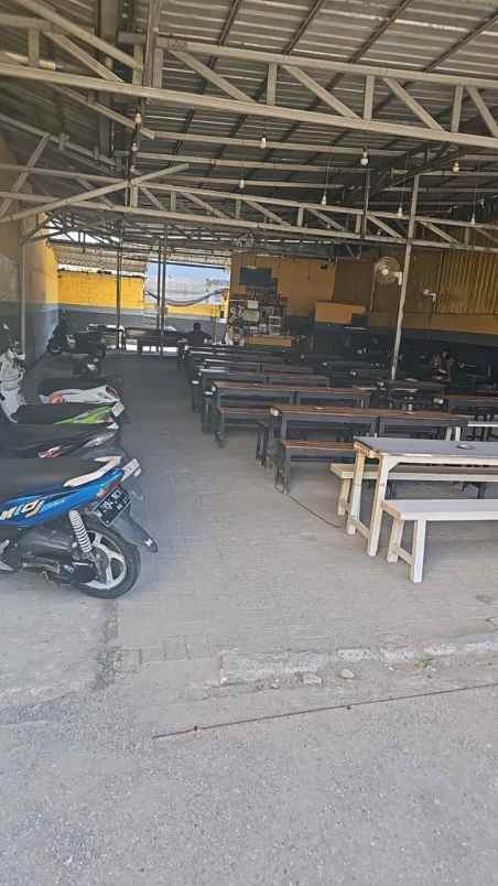 ruang usaha gunung anyar lor