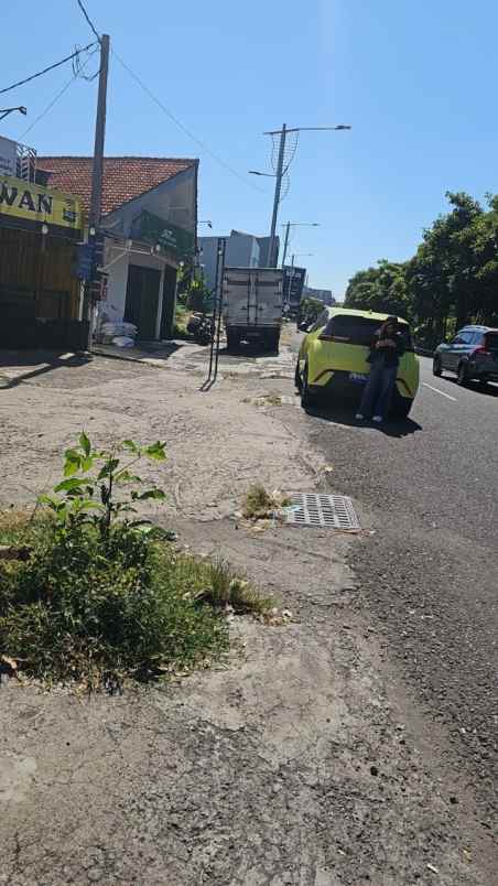 ruang usaha gunung anyar lor