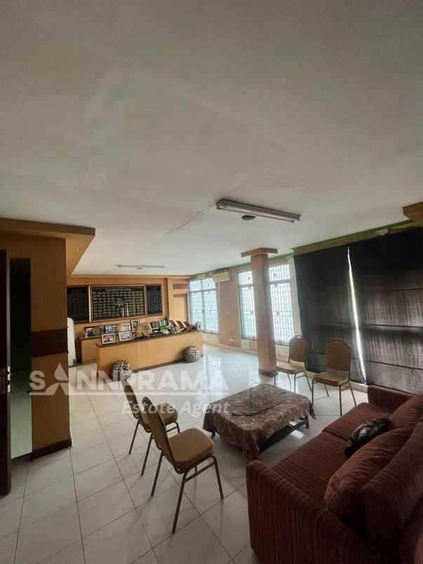 ruko 3 lantai hook di boulevard grand depok city rn