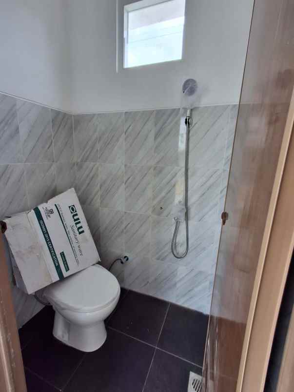 rumah 2 lantai 400 jutaan lokasi samping tol malang