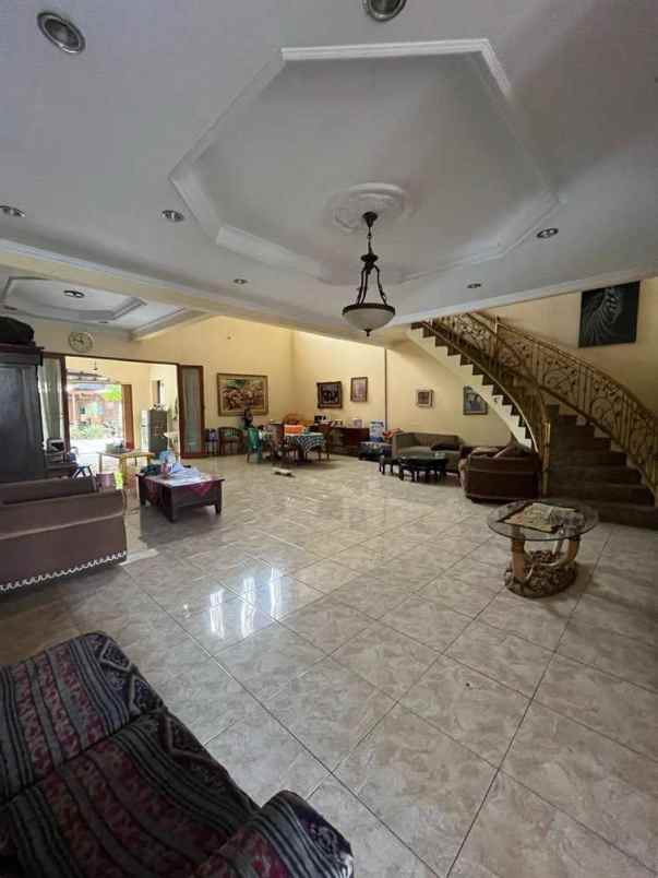 rumah 2 lantai besar dan mevvah di depok