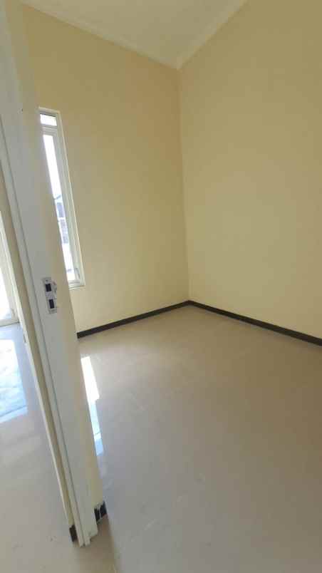 rumah 2 lantai dekat pusat kota malang