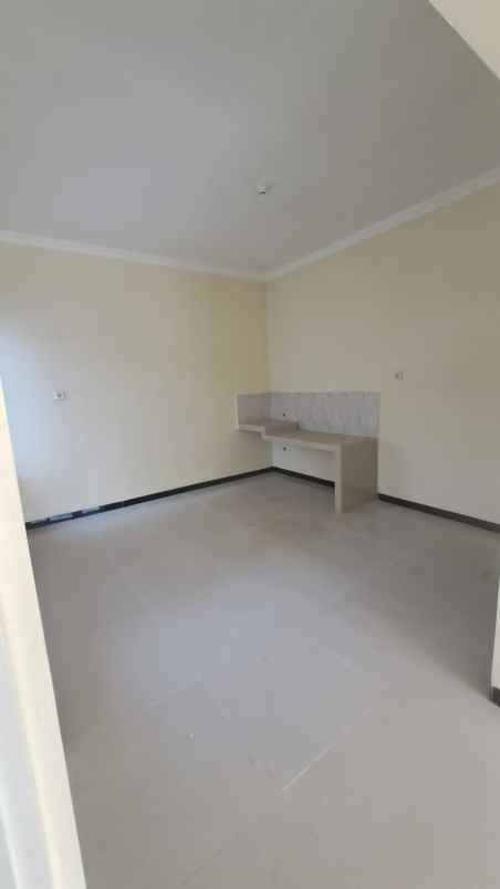 rumah 2 lantai dekat pusat kota malang