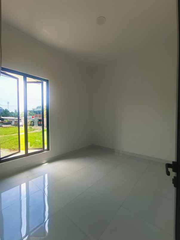 rumah 2 lantai dekat stasiun tanpa dp