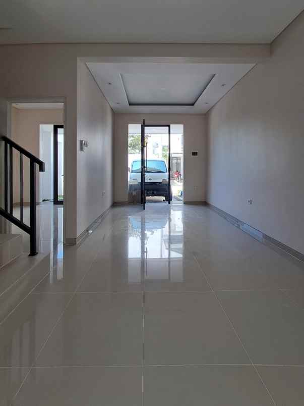 rumah 2 lantai di cluster banyumanik semarang