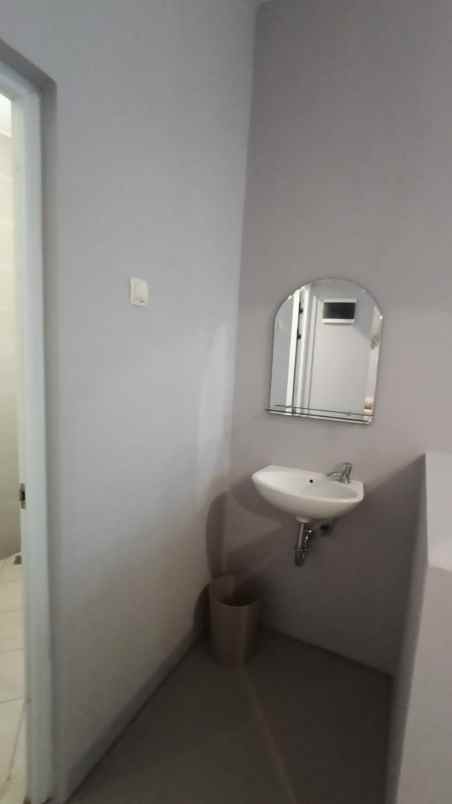 rumah 2 lantai full furnish tinggal bawa koper