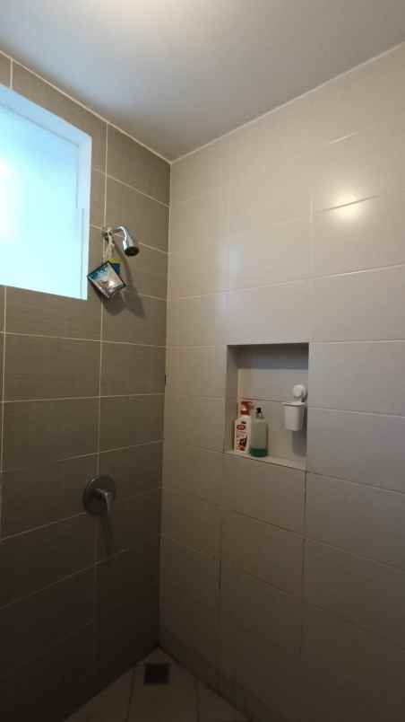 rumah 2 lantai full furnish tinggal bawa koper
