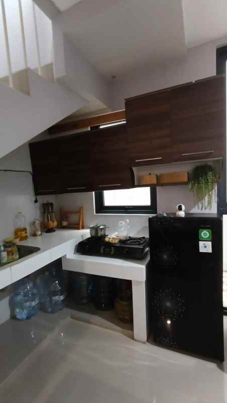 rumah 2 lantai full furnish tinggal bawa koper