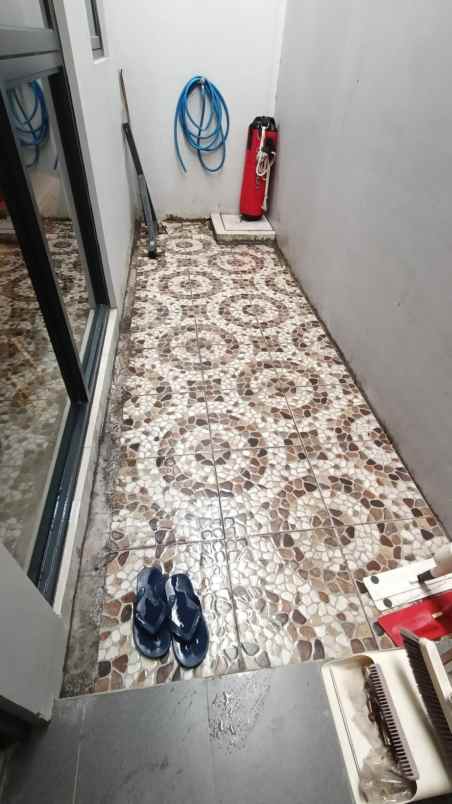 rumah 2 lantai full furnish tinggal bawa koper