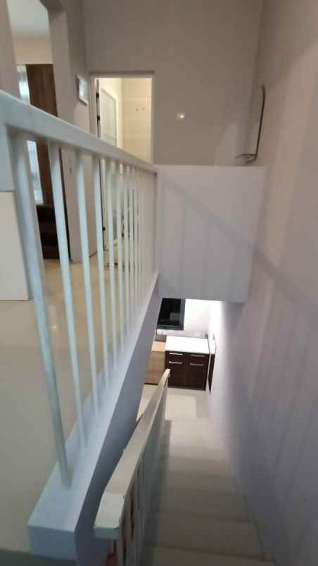 rumah 2 lantai full furnish tinggal bawa koper