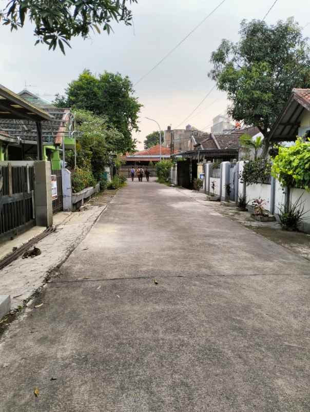 rumah 2 lantai full furnished di antapani bandung kota