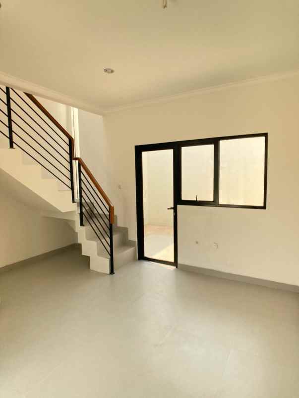 rumah 2 lantai ready unit siap huni di bekasi utara
