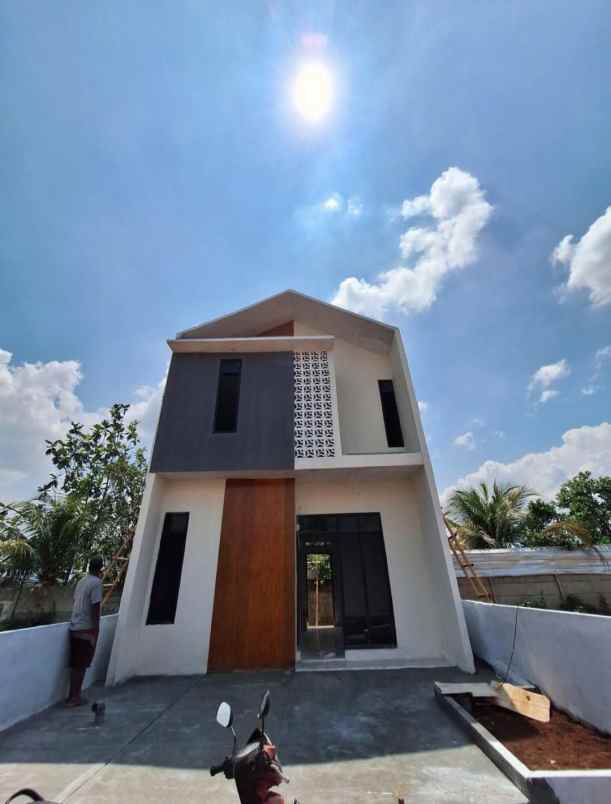 rumah 2 lantai termurah