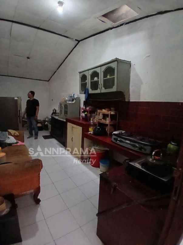 rumah 2nd hook besar luas di poin mas depok iml