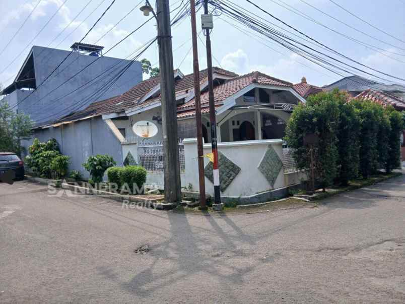 rumah 2nd hook besar luas di poin mas depok iml