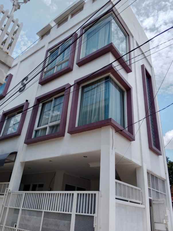 rumah 3 5 lt ditengah kota depok