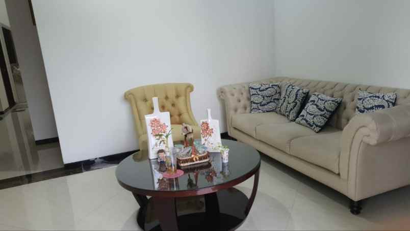 rumah araya 1 galaxy bumi permai strategis bagus