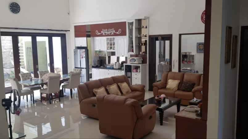 rumah araya 1 galaxy bumi permai strategis bagus