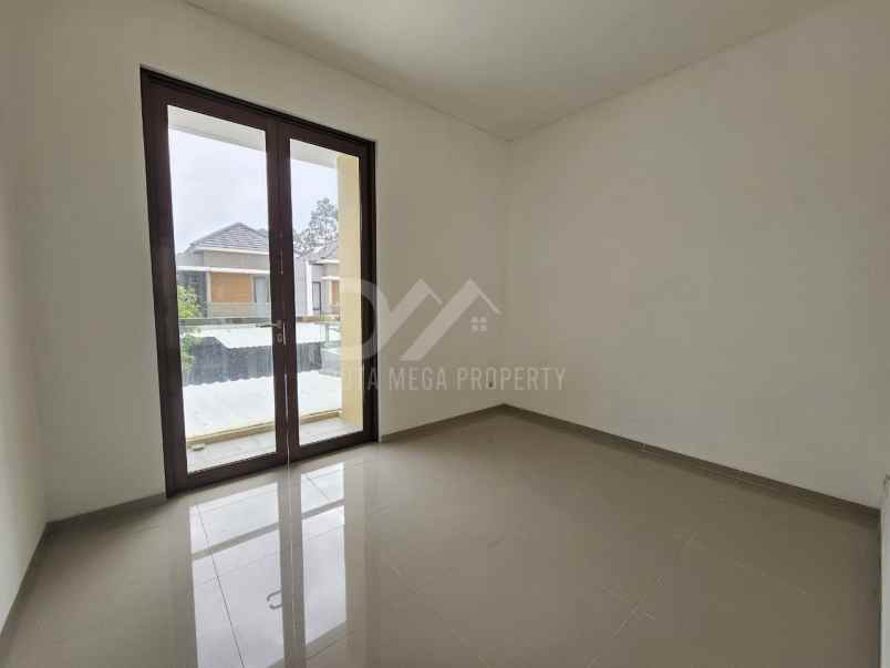 rumah asri dan nyaman di graha raya bintaro