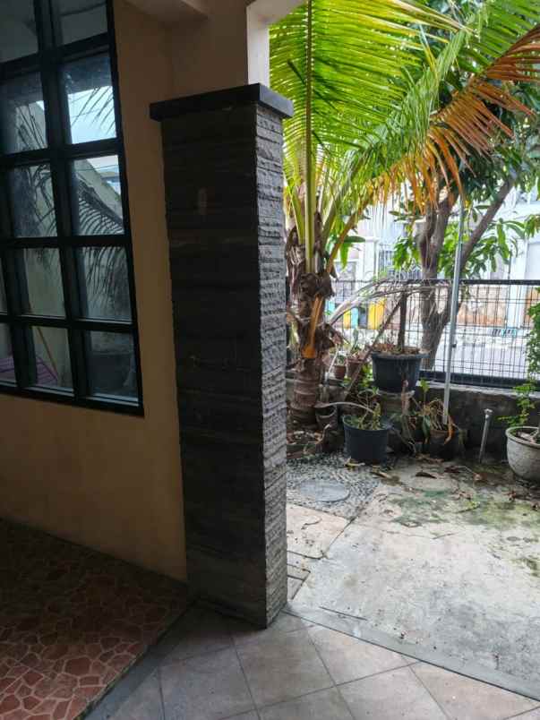 rumah babatan pratama shm