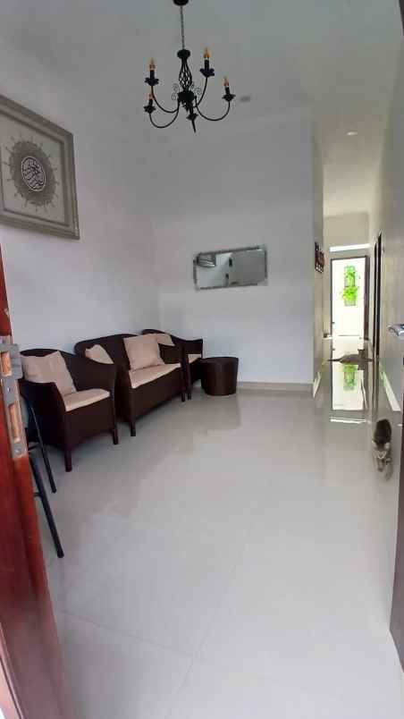 rumah bagus dan strategis perumanas di depok timur
