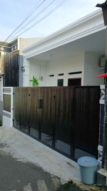 rumah bagus dan strategis perumanas di depok timur