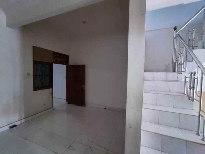 rumah bagus siap huni di jalan merdeka raya kuta