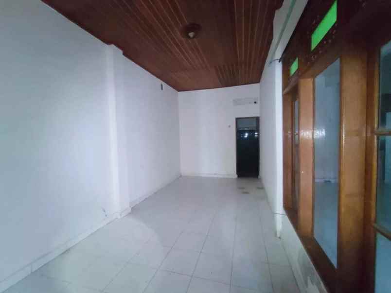 rumah bagus siap huni di jalan merdeka raya kuta