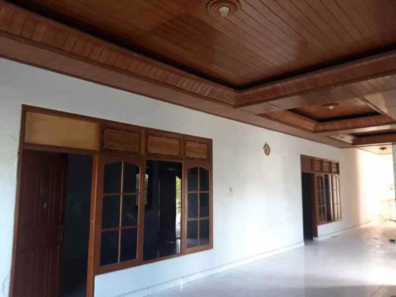 rumah bagus siap huni di jalan merdeka raya kuta